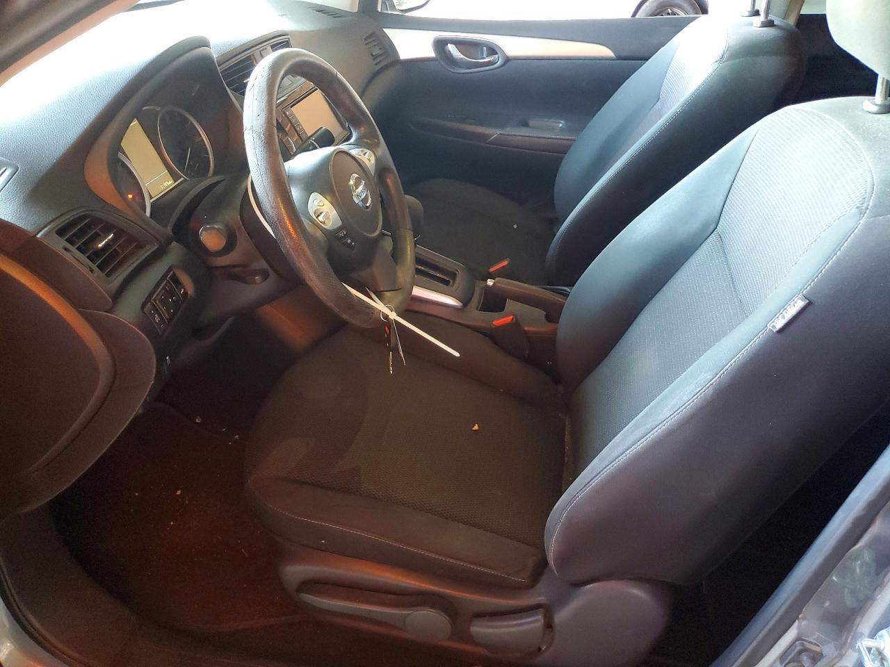 2019 NISSAN SENTRA S photo 13