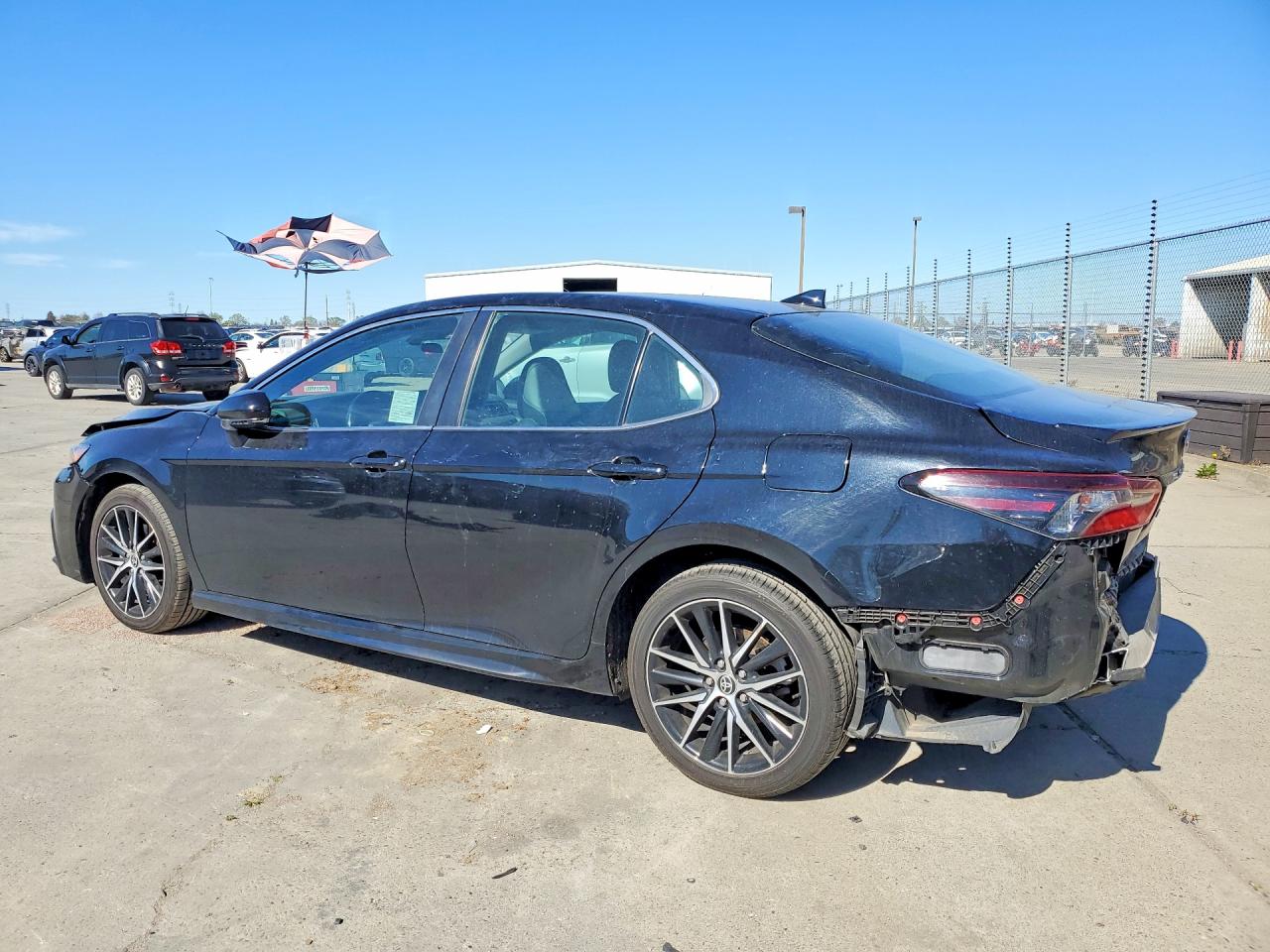 2023 TOYOTA CAMRY SE photo 2