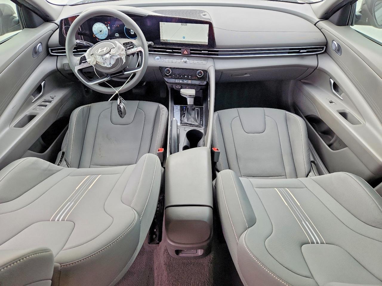 2024 HYUNDAI ELANTRA SEL photo 8