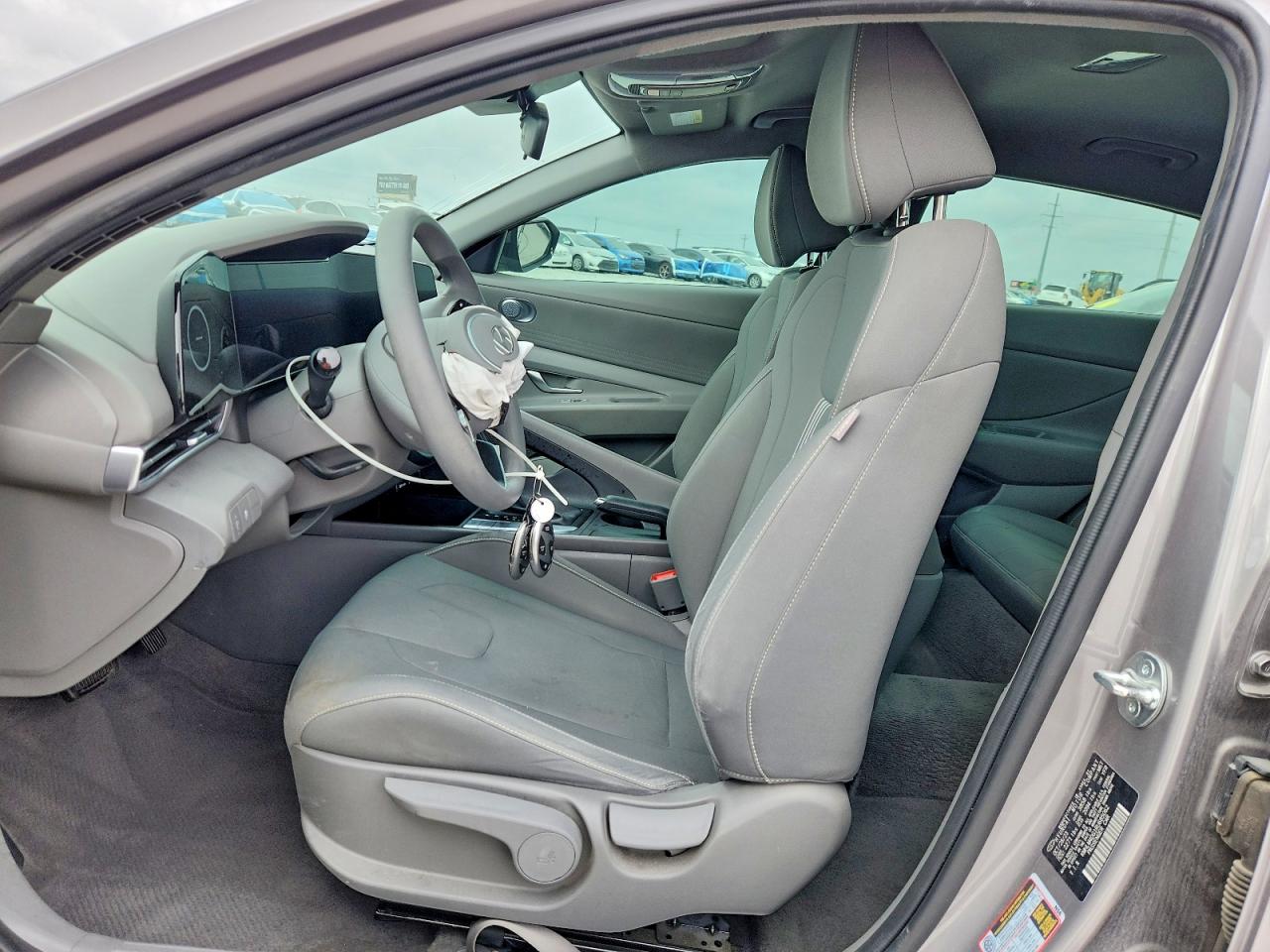 2024 HYUNDAI ELANTRA SEL photo 7