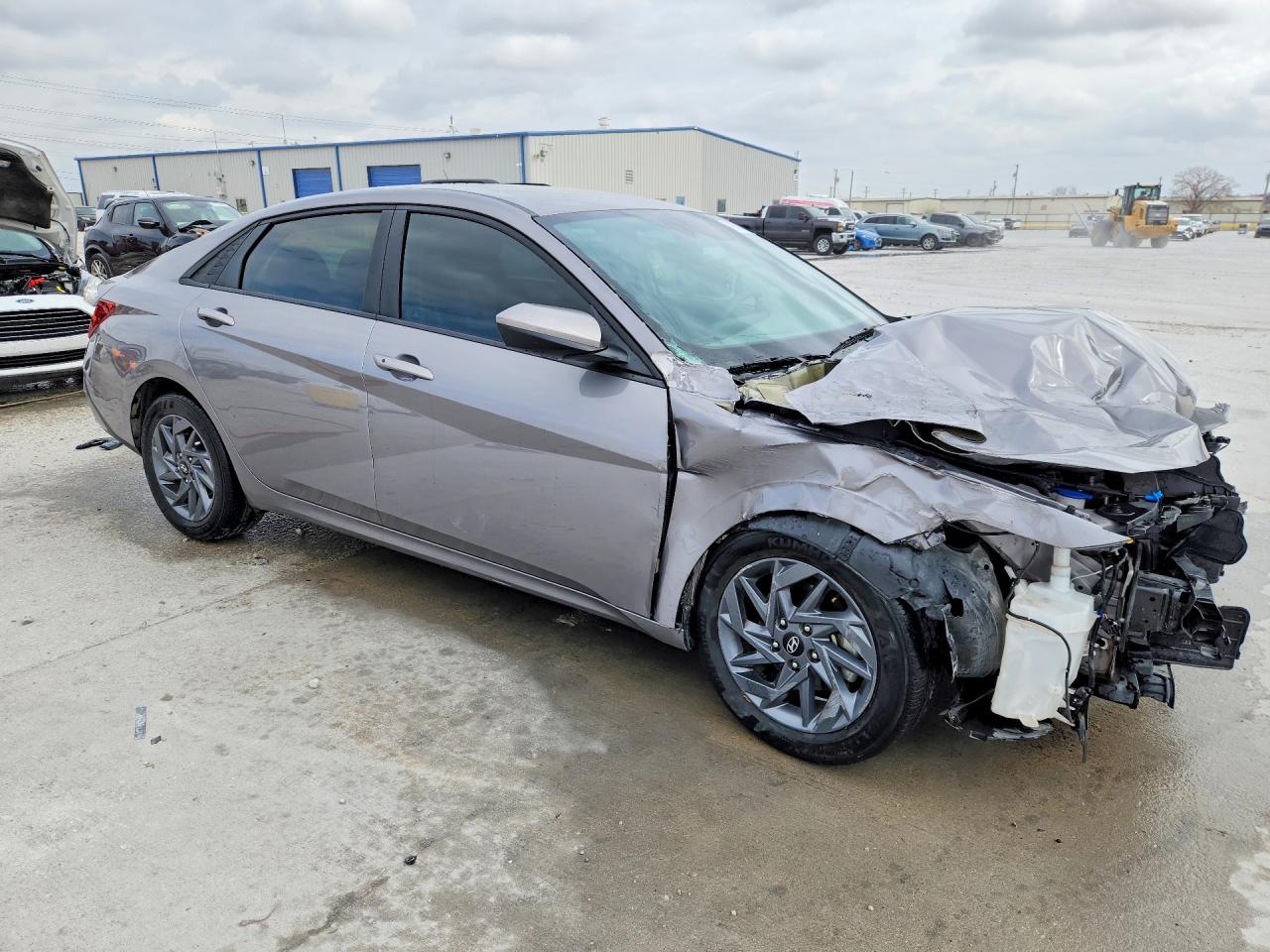 2024 HYUNDAI ELANTRA SEL photo 4