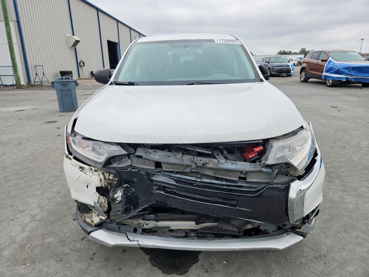 2017 MITS OUTLANDER photo 13