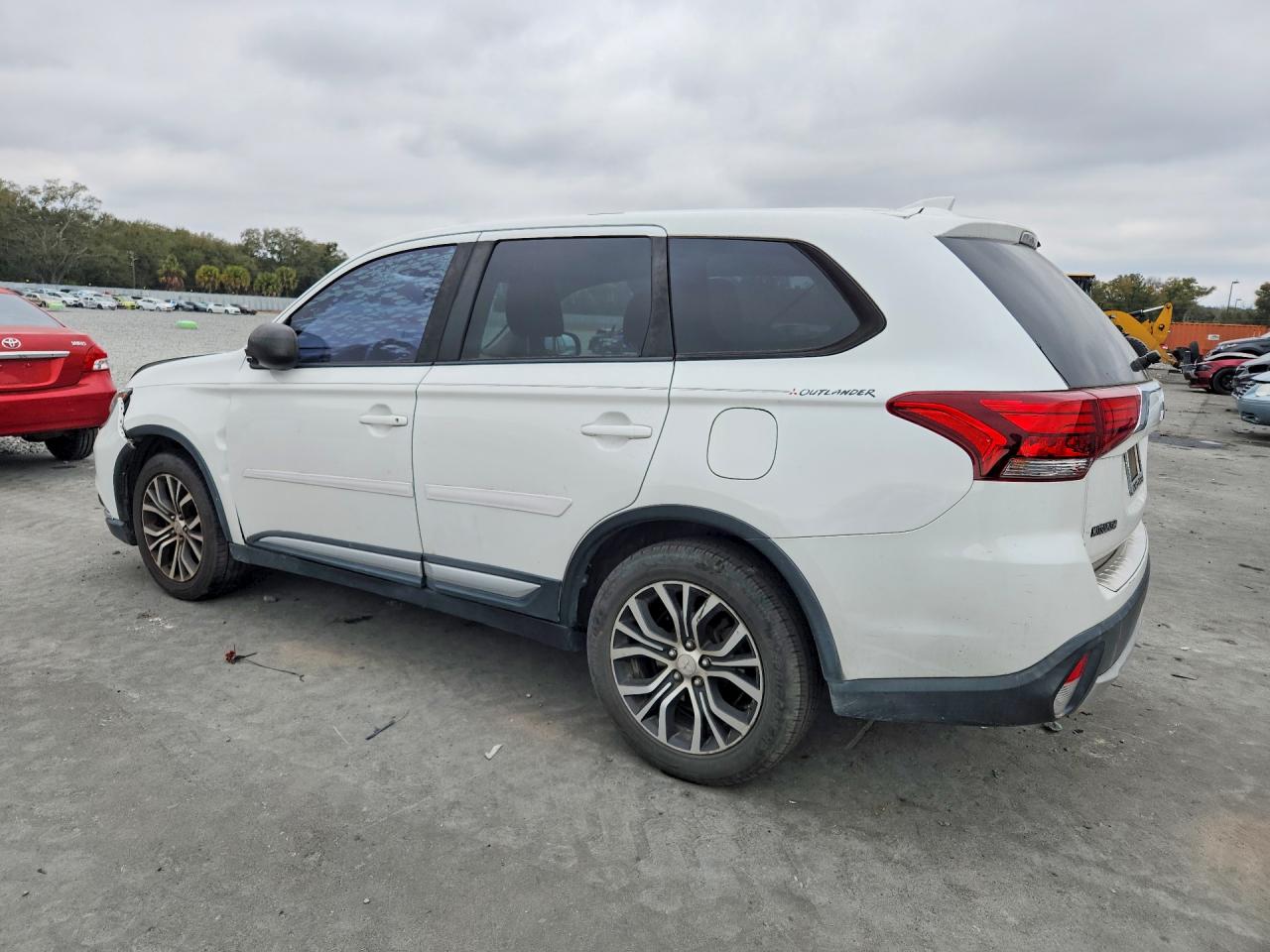 2017 MITS OUTLANDER photo 4