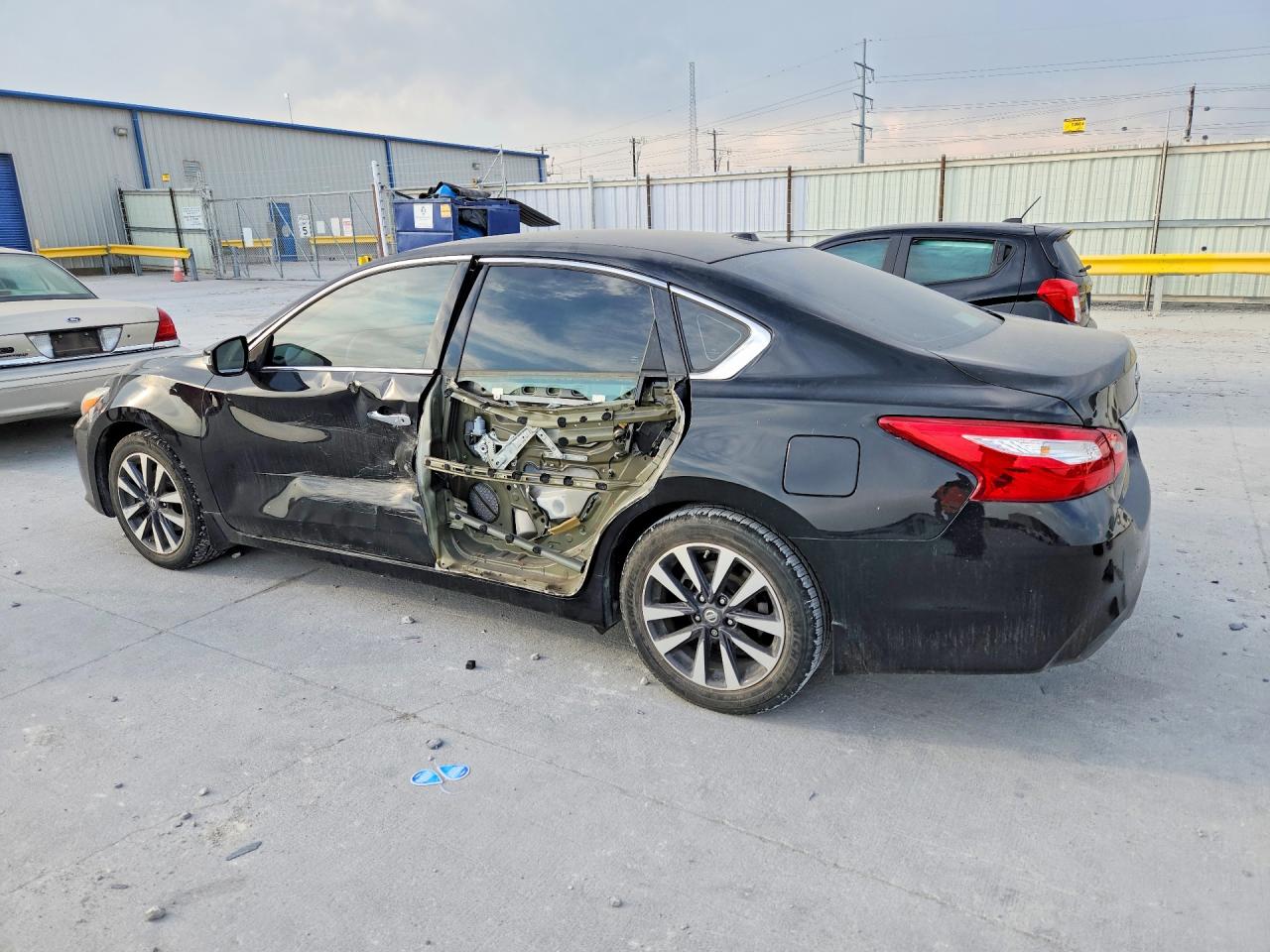2017 NISSAN ALTIMA 2.5 SV photo 2
