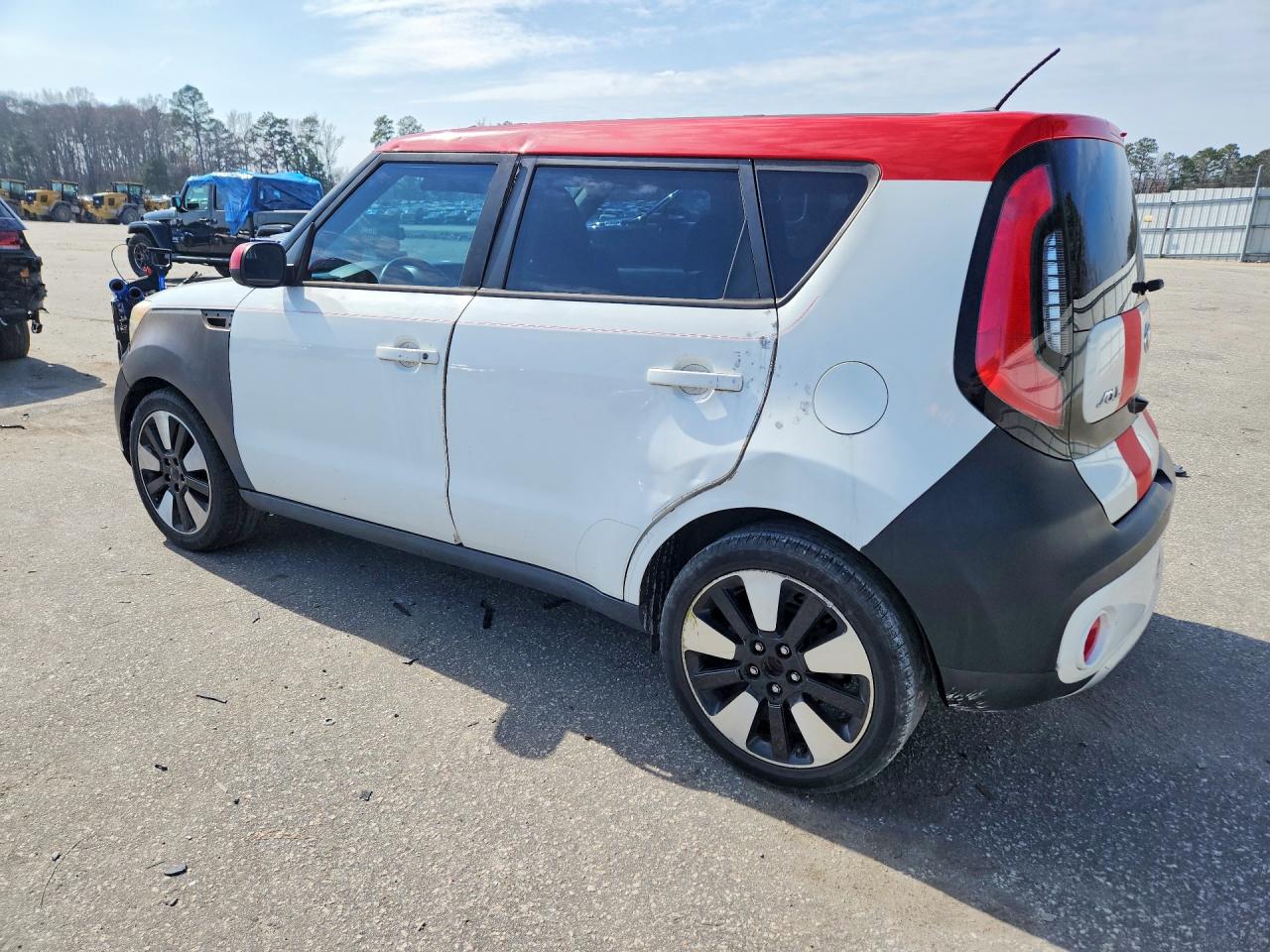 2017 KIA SOUL + photo 4