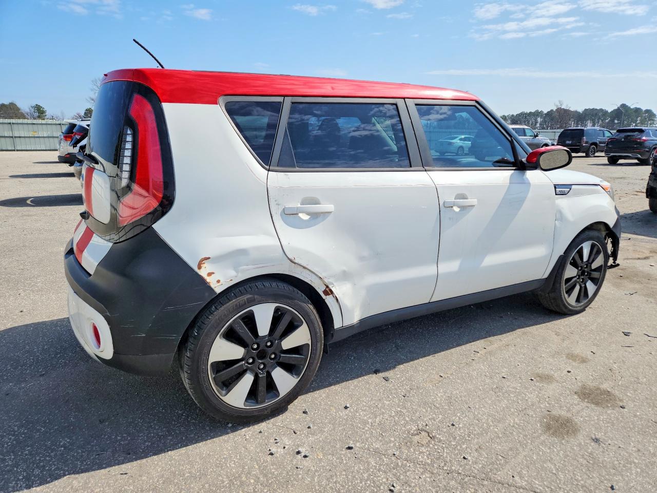 2017 KIA SOUL + photo 7