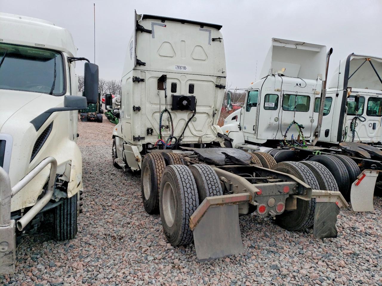 2016 FREIGHTLINER CASCADIA 125 photo 3