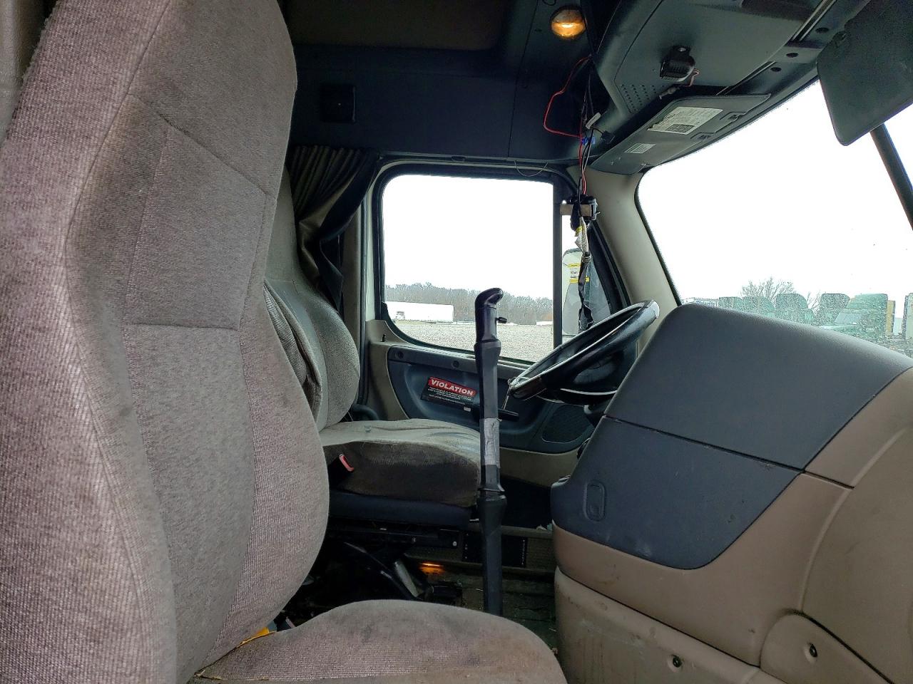 2016 FREIGHTLINER CASCADIA 125 photo 5