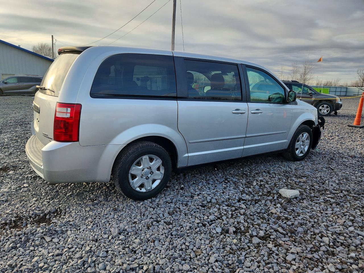 2010 DODGE GRAND CARAVAN SE photo 3