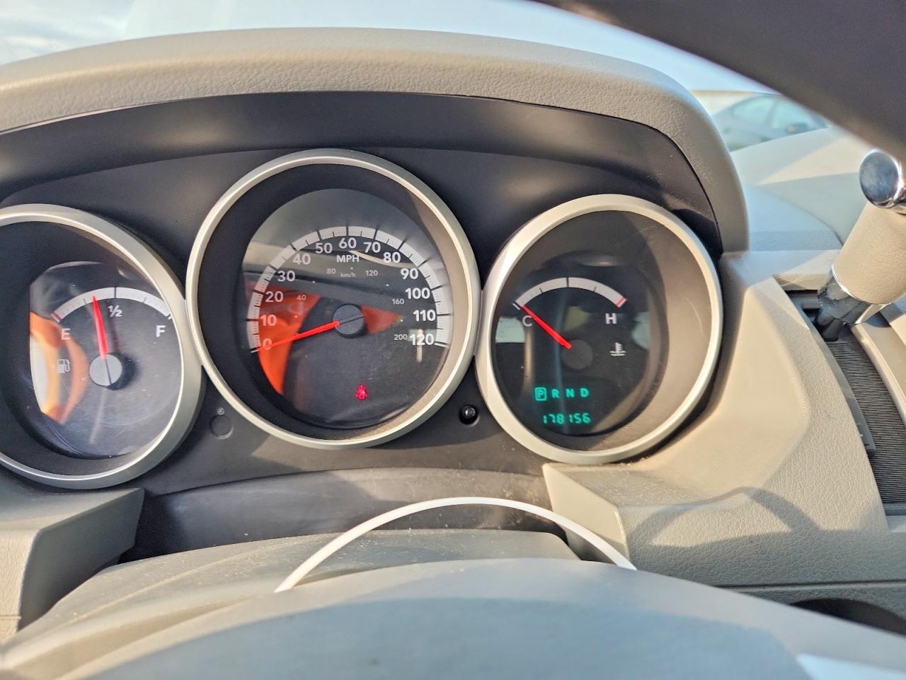 2010 DODGE GRAND CARAVAN SE photo 9