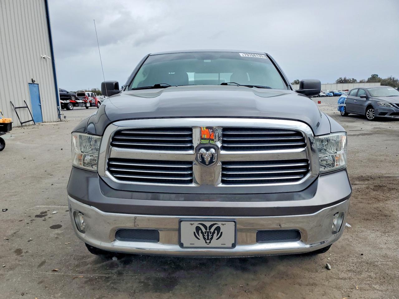 2016 RAM 1500 SLT photo 13