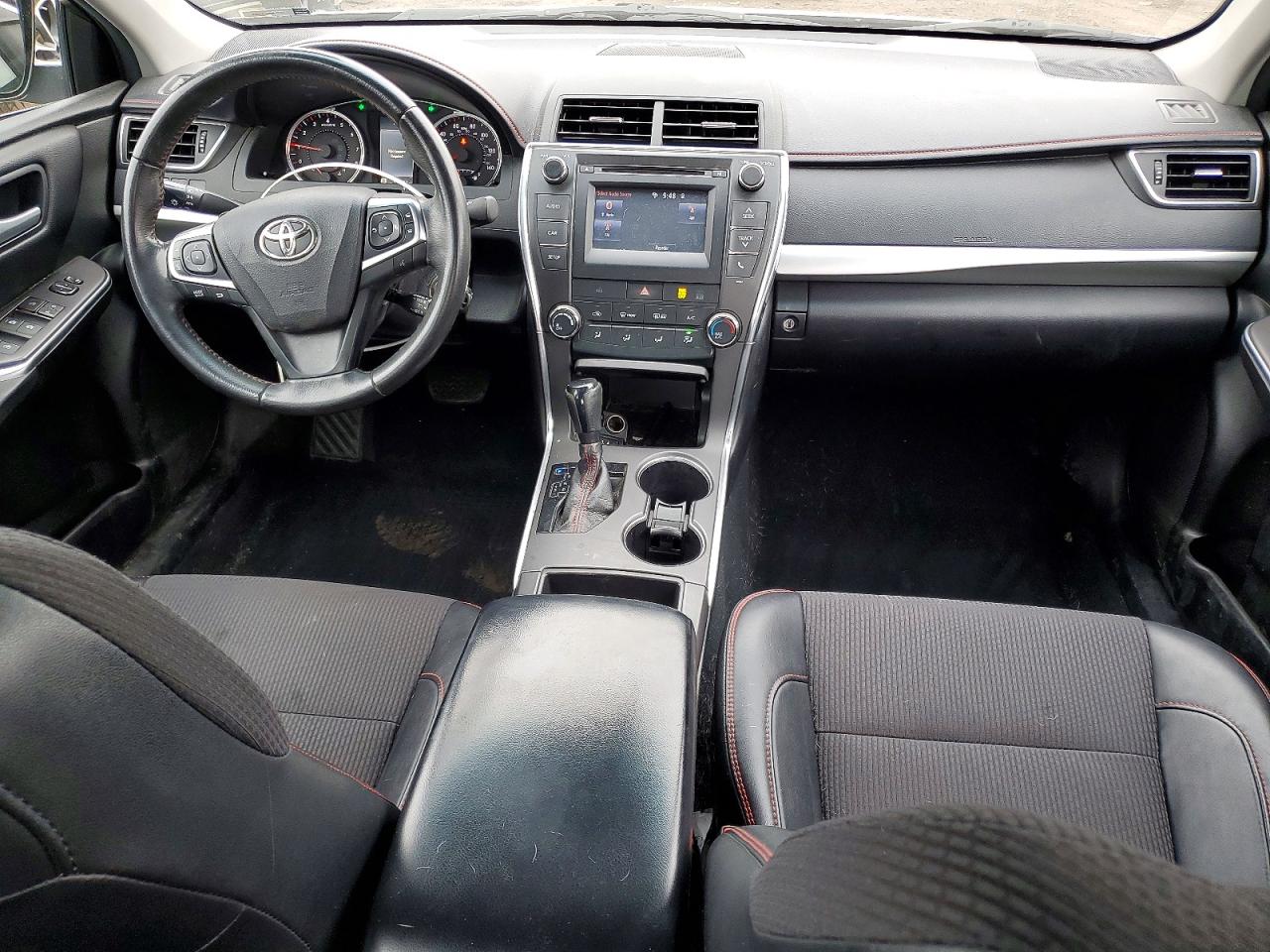 2017 TOYOTA CAMRY SE photo 22