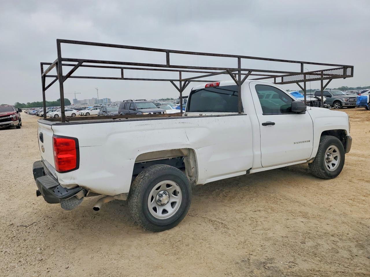 2016 CHEVROLET SILVERADO C1500 photo 3