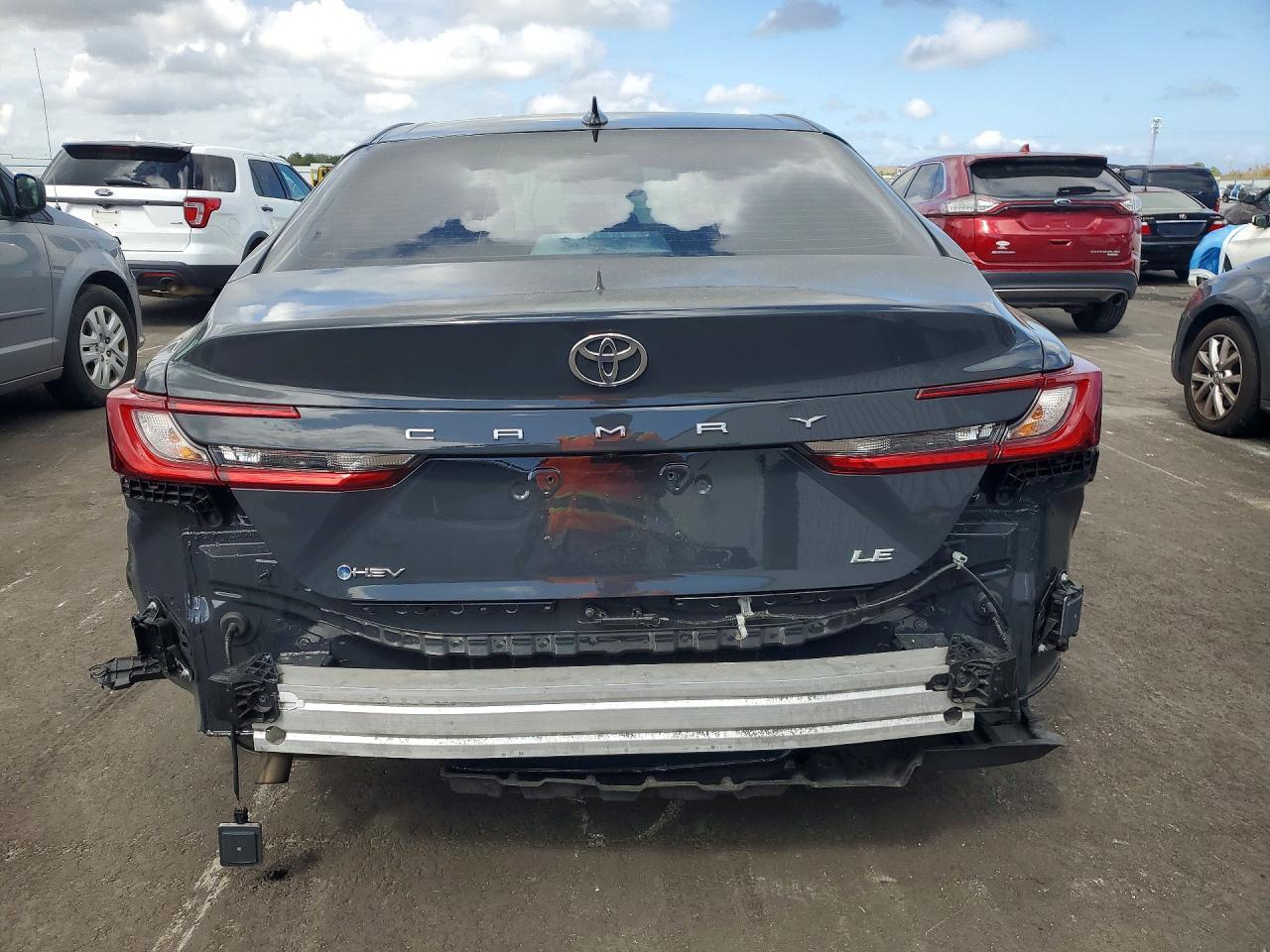 2025 TOYOTA CAMRY LE photo 11