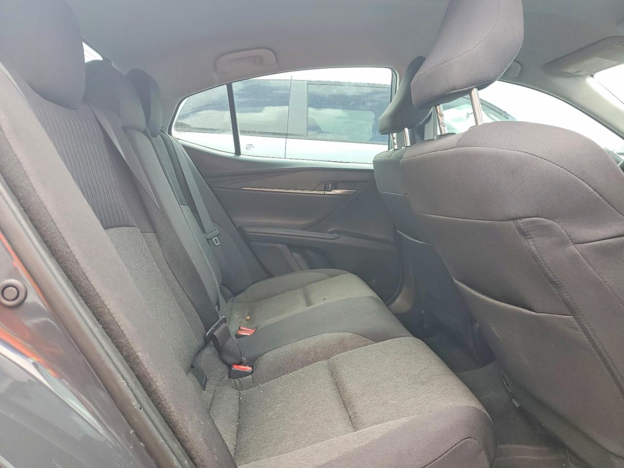 2025 TOYOTA CAMRY LE photo 19