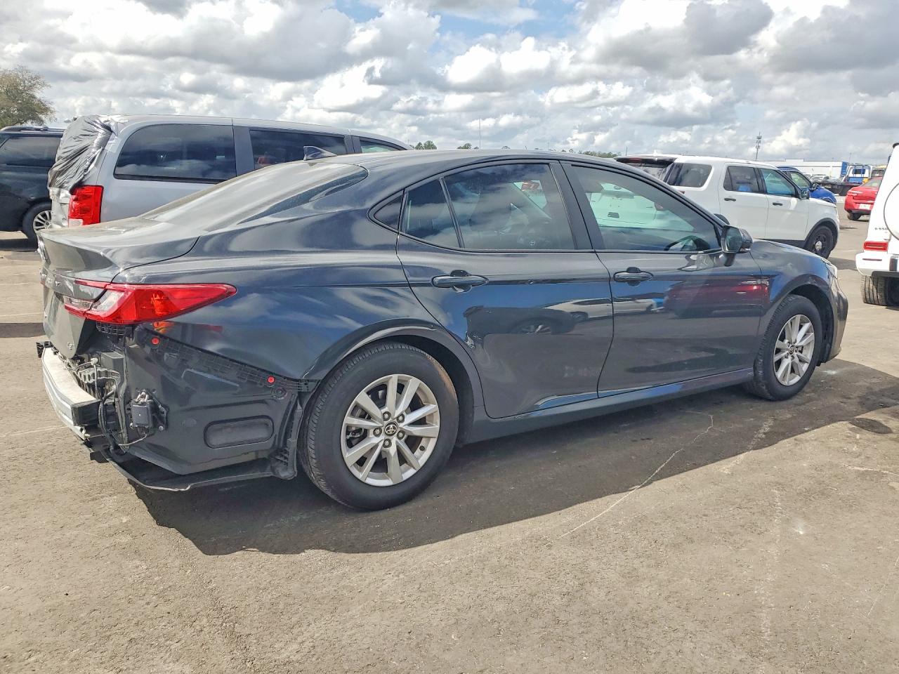 2025 TOYOTA CAMRY LE photo 5