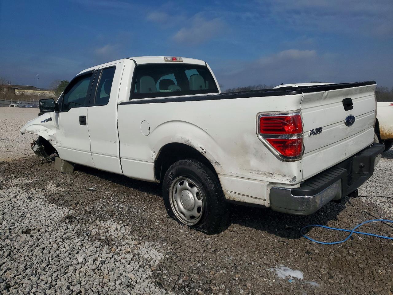2013 FORD F150 SUPER CAB photo 2