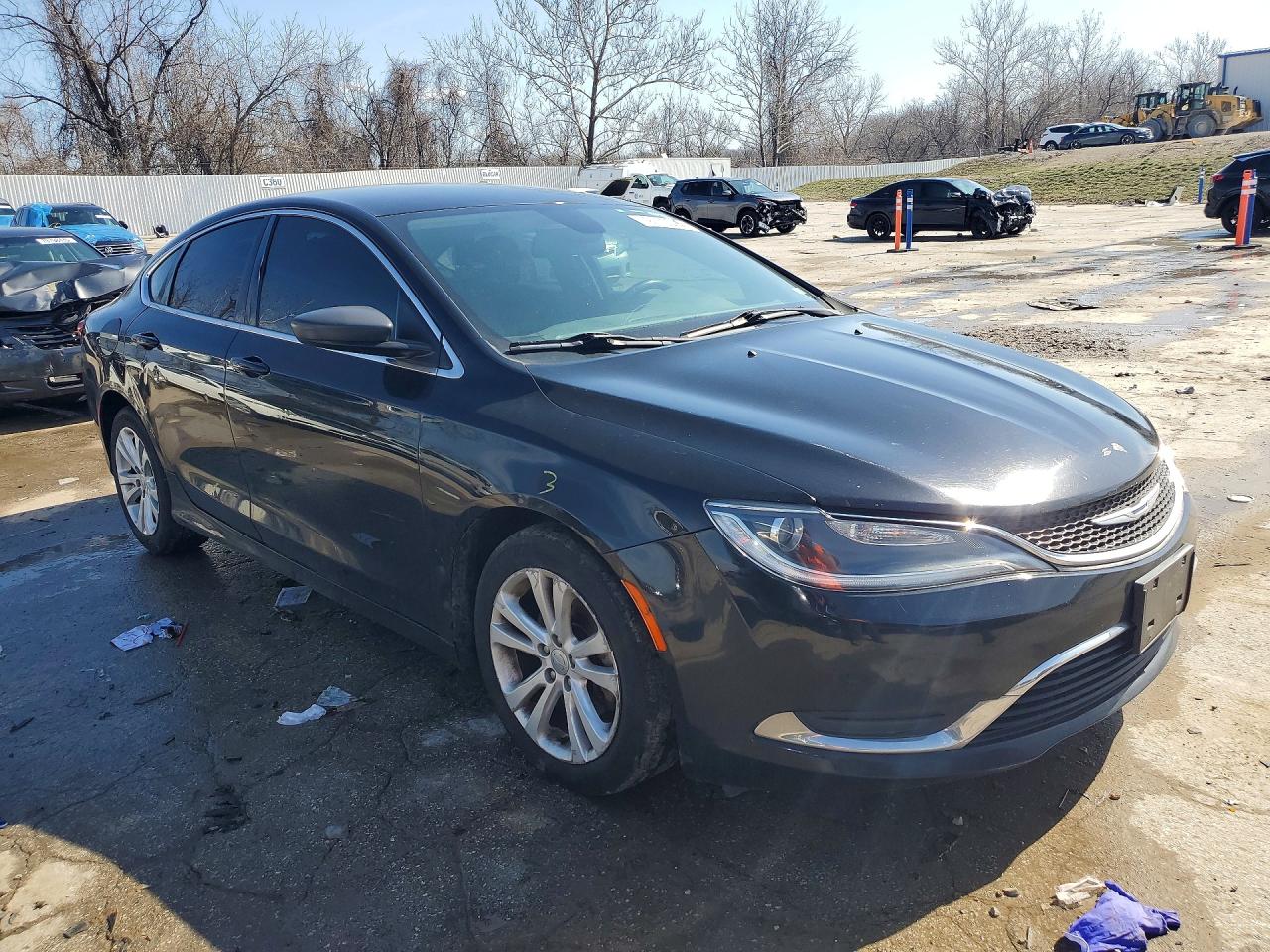 2015 CHRYSLER 200 LIMITED photo 4