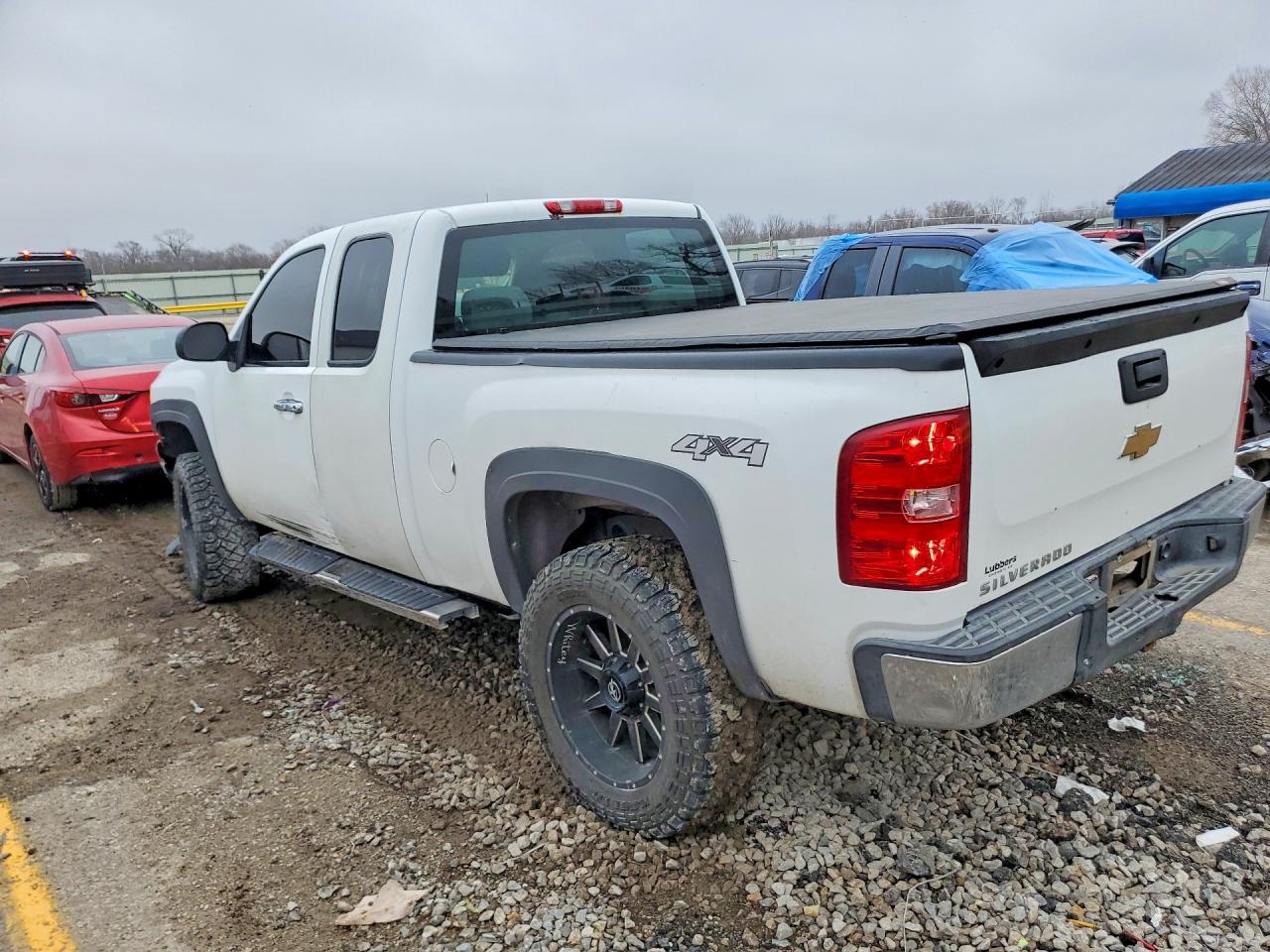 2010 CHEVROLET SILVERADO K1500 photo 4