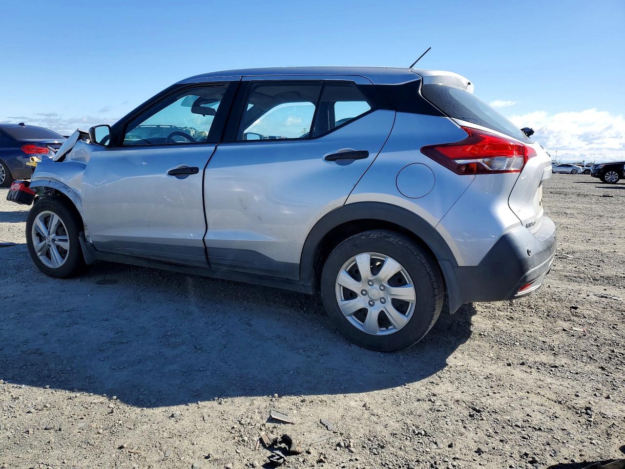 2020 NISSAN KICKS S photo 3
