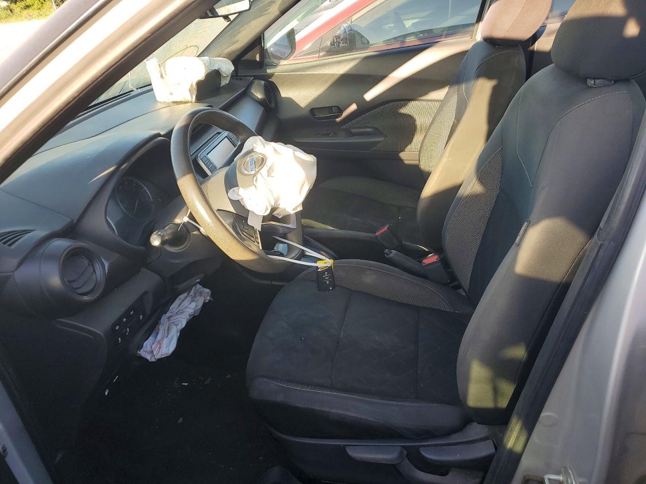 2020 NISSAN KICKS S photo 13