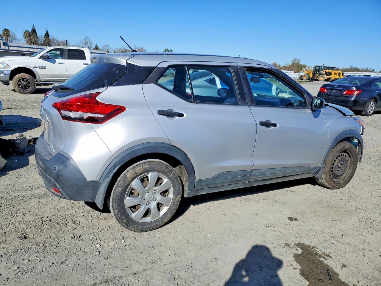 2020 NISSAN KICKS S photo 5
