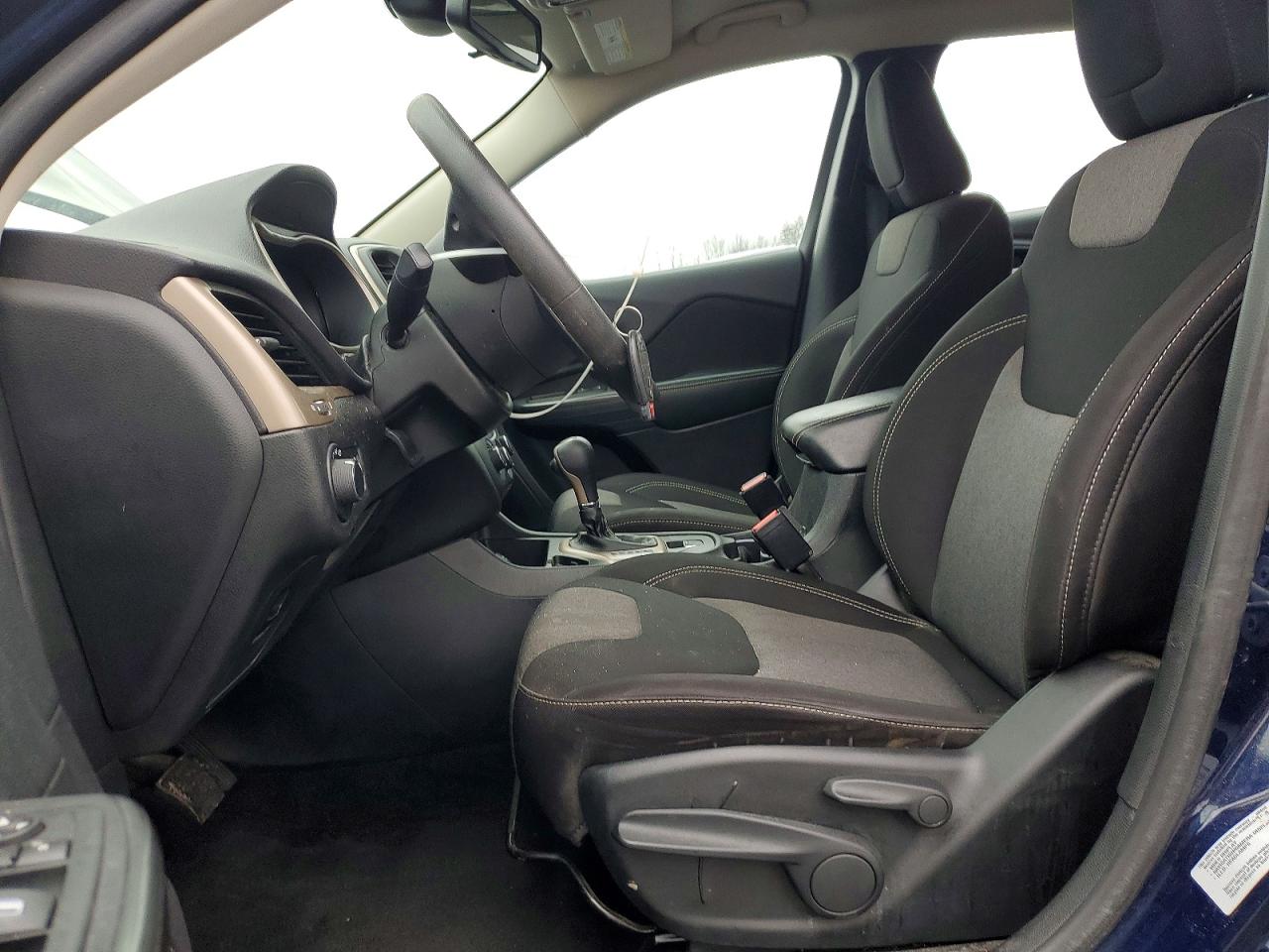 2015 JEEP CHEROKEE SPORT photo 19
