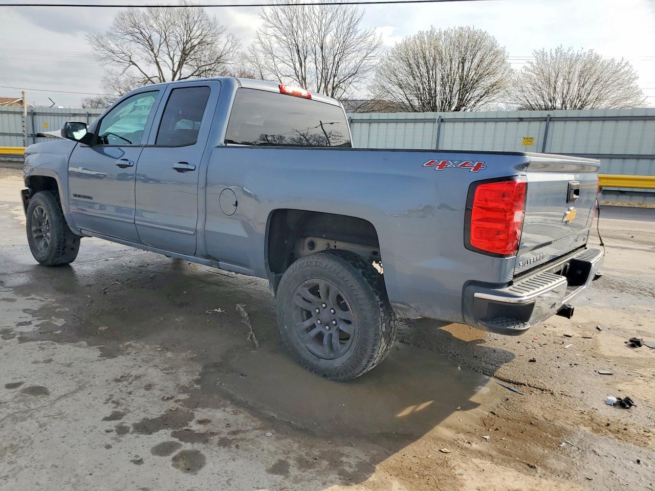 2016 CHEVROLET SILVERADO K1500 LT photo 2
