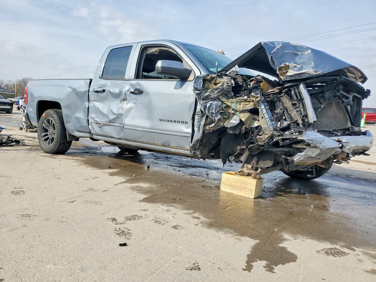 2016 CHEVROLET SILVERADO K1500 LT photo 4