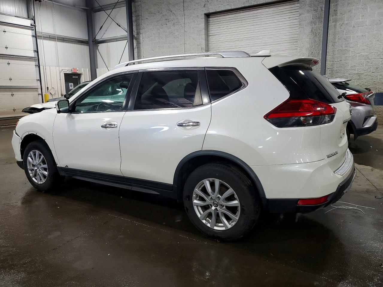 2017 NISSAN ROGUE SV photo 3
