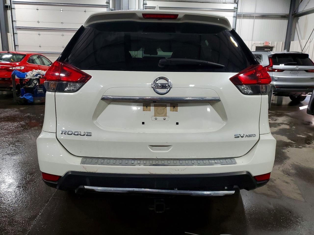 2017 NISSAN ROGUE SV photo 11