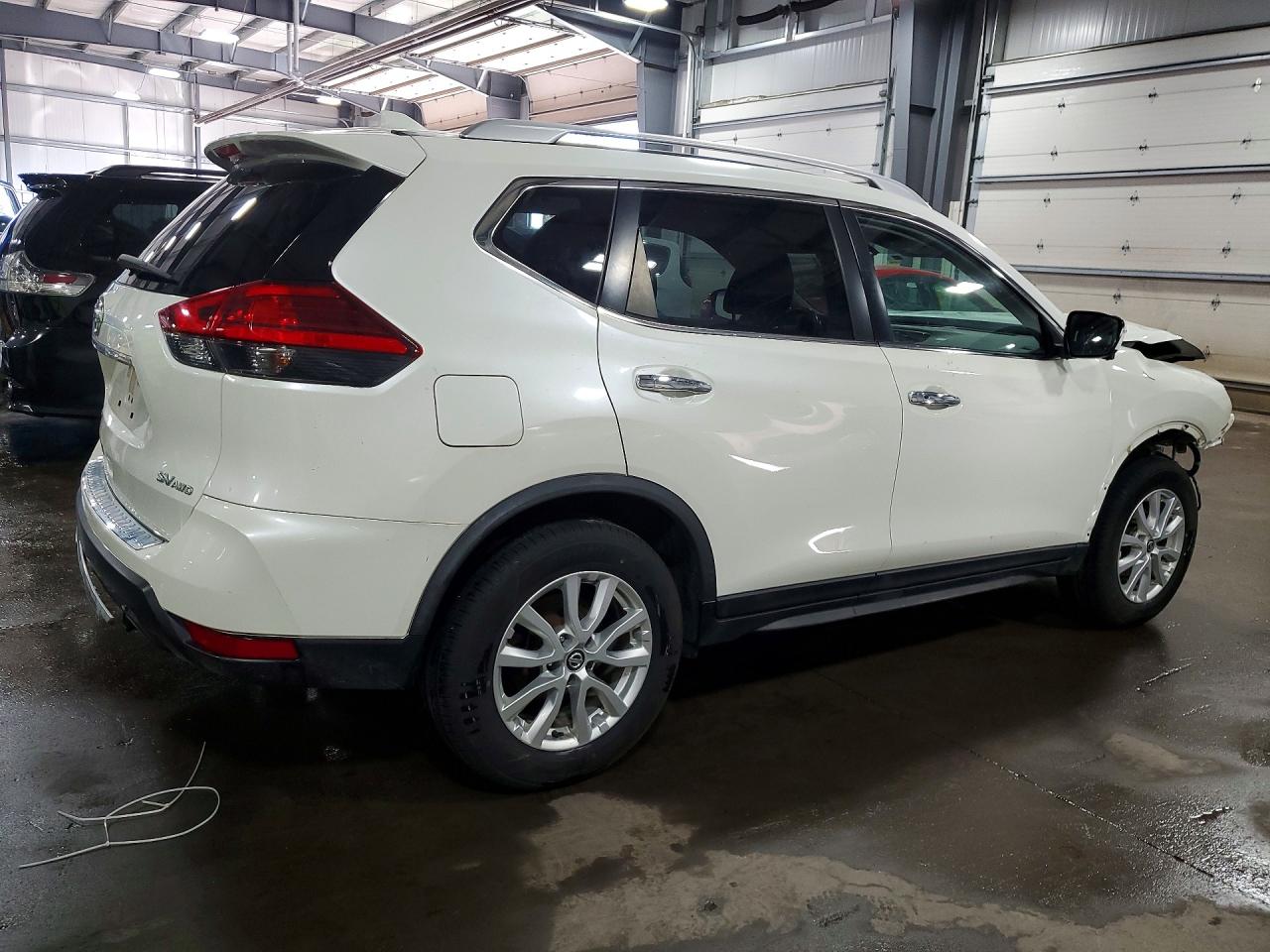 2017 NISSAN ROGUE SV photo 5