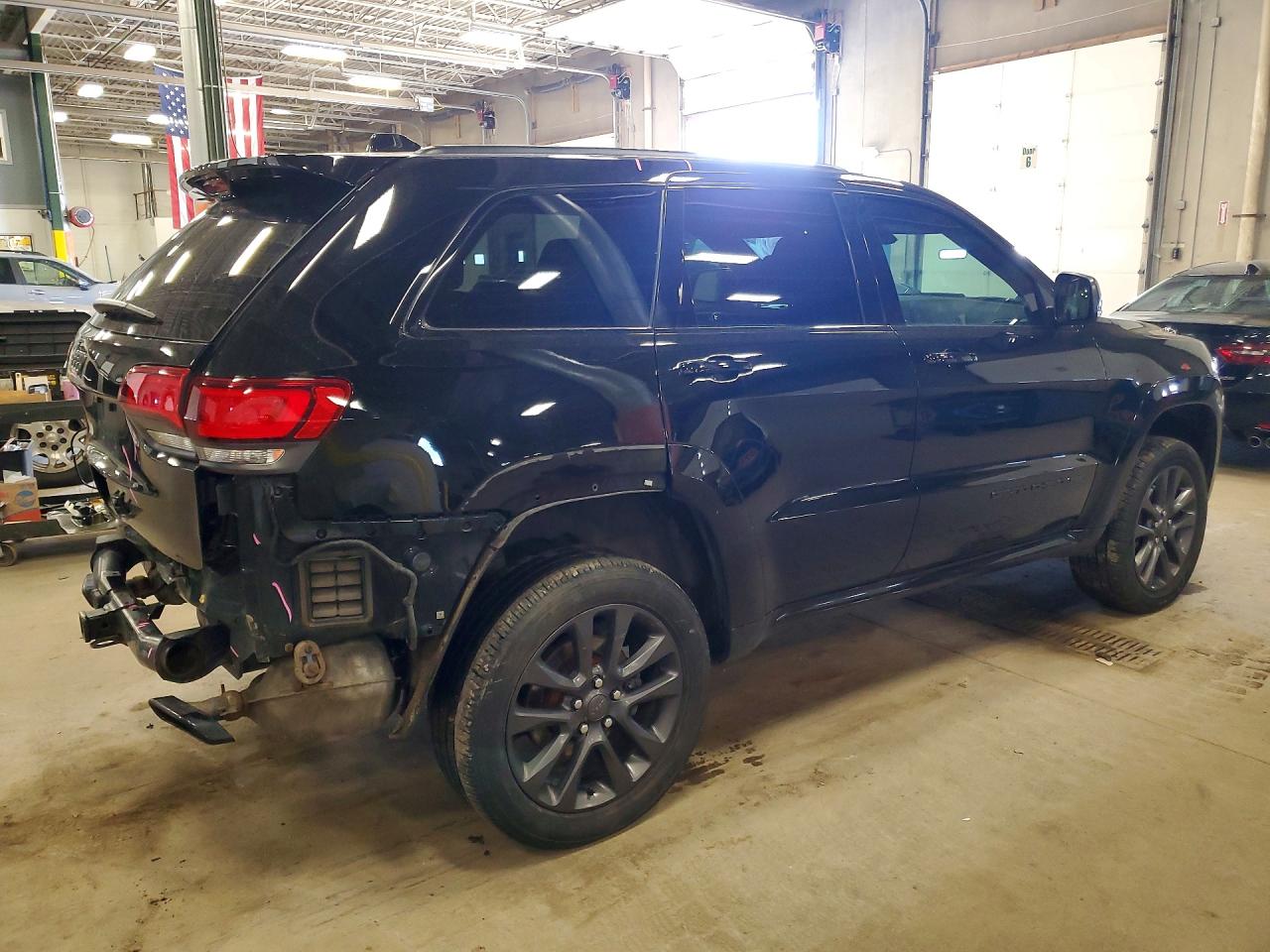 2018 JEEP GRAND CHEROKEE OVERLAND photo 7