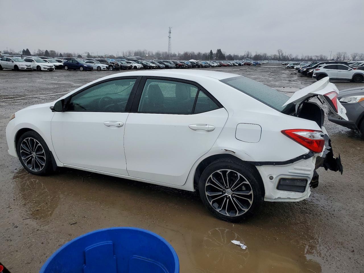 2016 TOYOTA COROLLA L photo 2