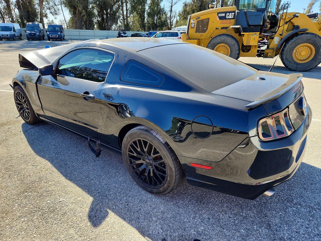 2013 FORD MUSTANG photo 3