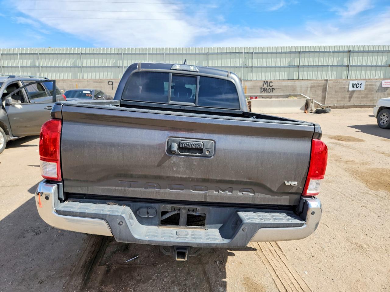 2017 TOYOTA TACOMA SR5 V6 photo 16