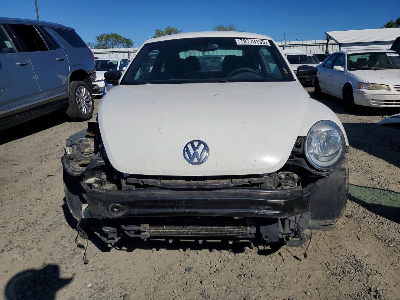 2014 VOLKSWAGEN BEETLE photo 13