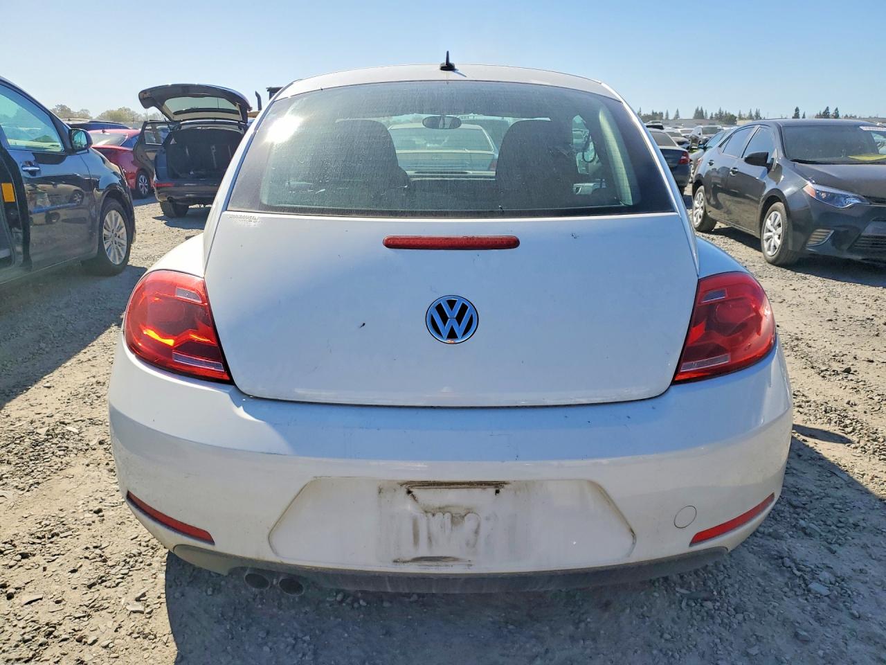 2014 VOLKSWAGEN BEETLE photo 16