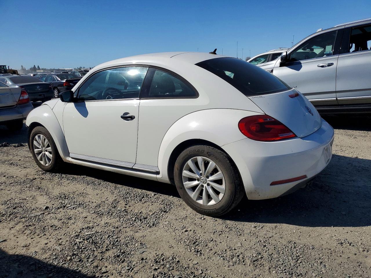2014 VOLKSWAGEN BEETLE photo 4