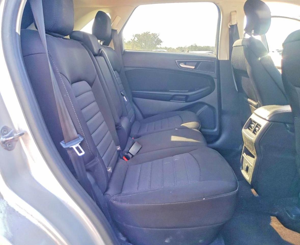 2016 FORD EDGE SE photo 21