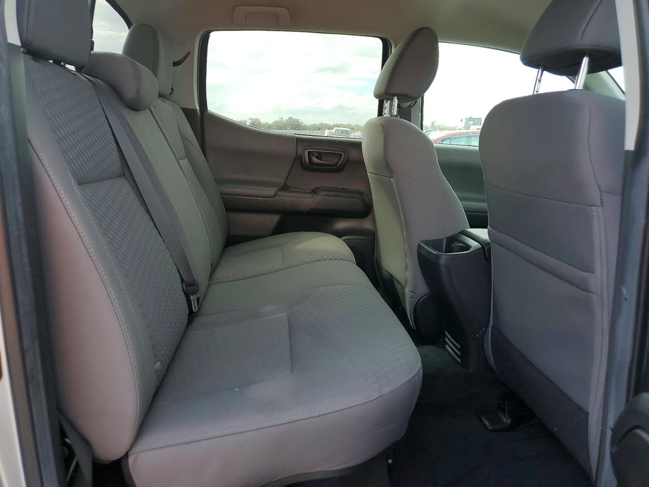 2022 TOYOTA TACOMA SR V6 photo 10