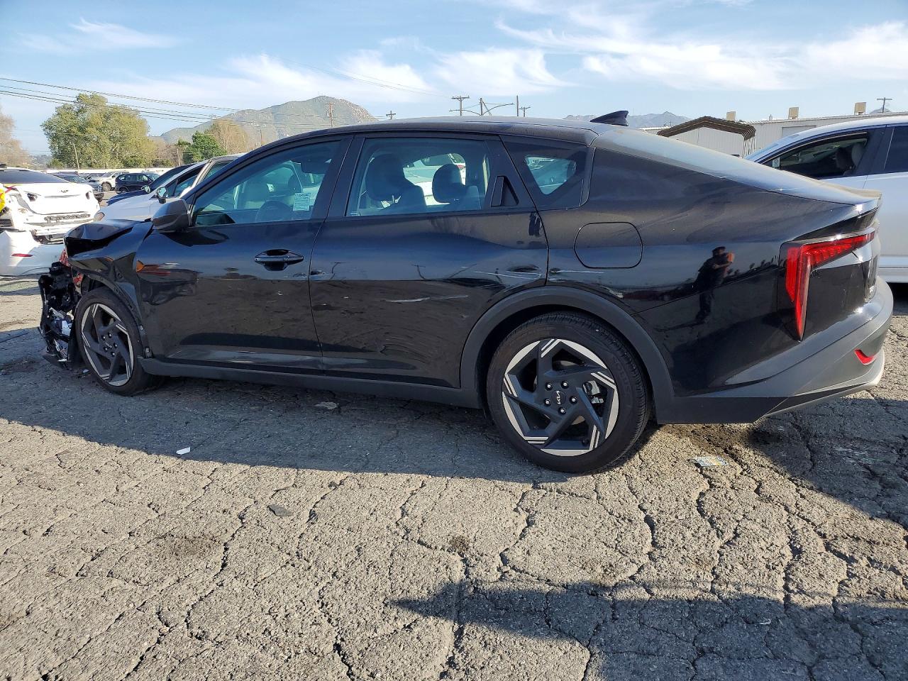 2025 KIA K4 EX photo 3