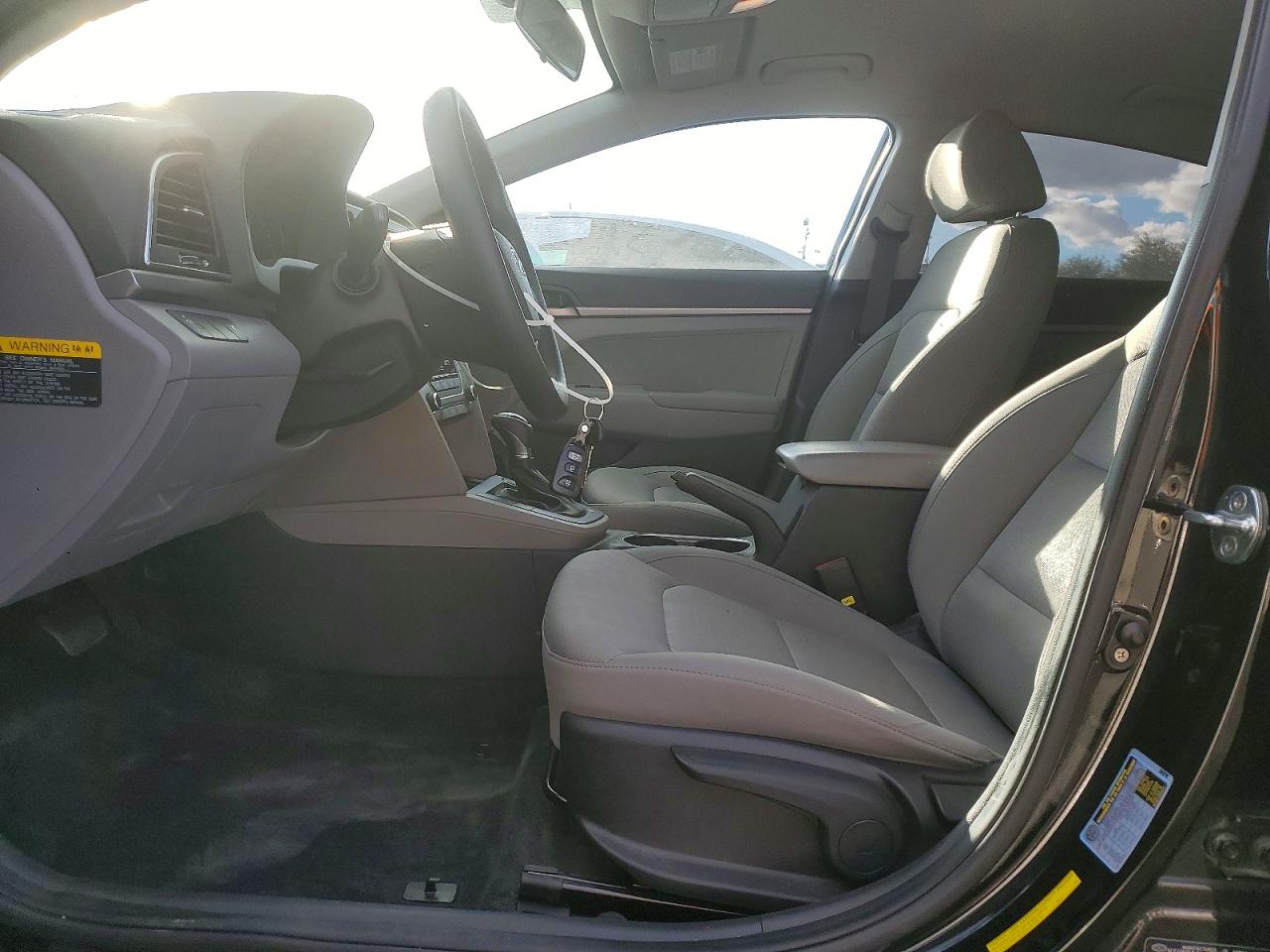 2017 HYUNDAI ELANTRA SE photo 7