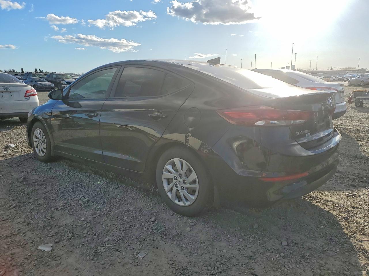 2017 HYUNDAI ELANTRA SE photo 2