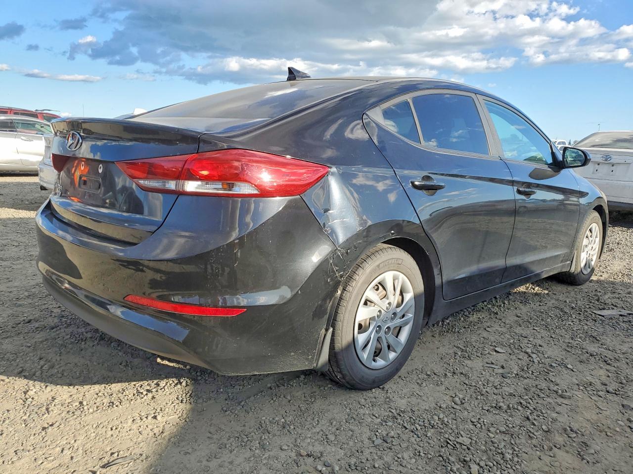 2017 HYUNDAI ELANTRA SE photo 3