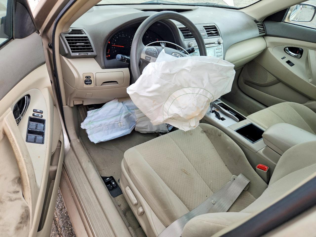 2009 TOYOTA CAMRY LE photo 8