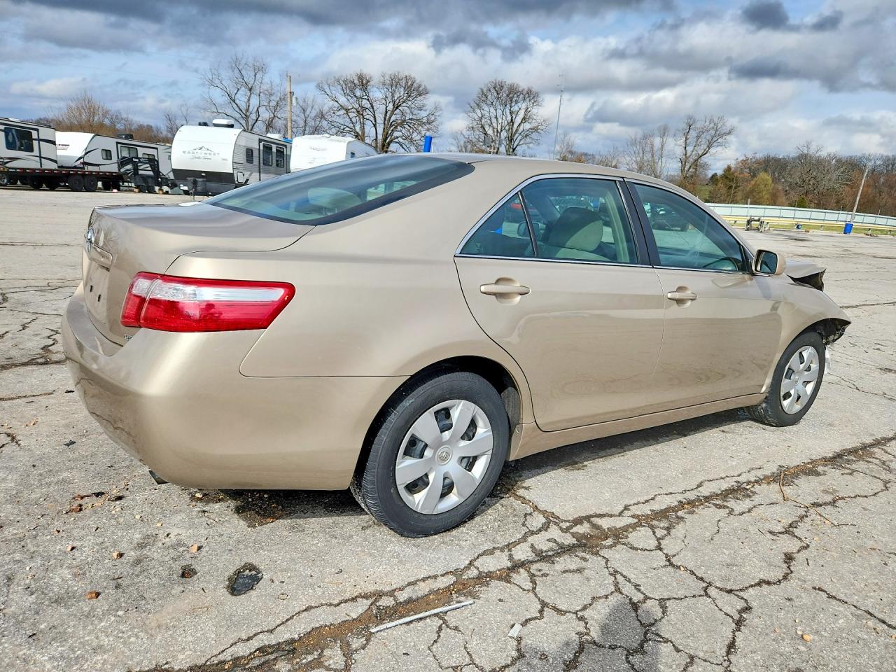 2009 TOYOTA CAMRY LE photo 3