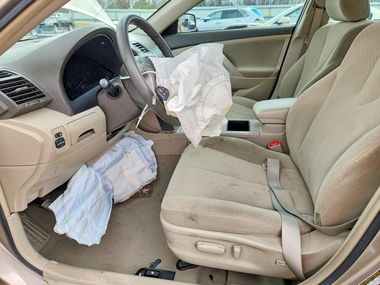 2009 TOYOTA CAMRY LE photo 7