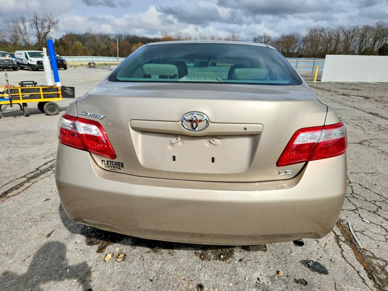 2009 TOYOTA CAMRY LE photo 6