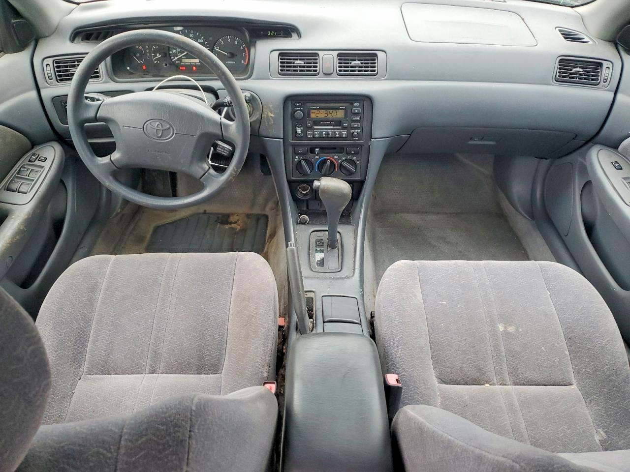 1999 TOYOTA CAMRY LE photo 15